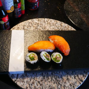 Deska do serwowania sushi