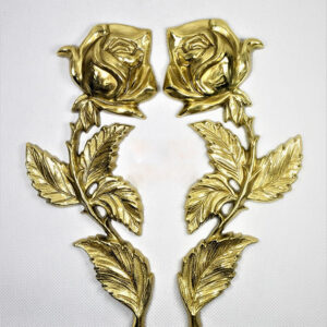 złota róża na nagrobek