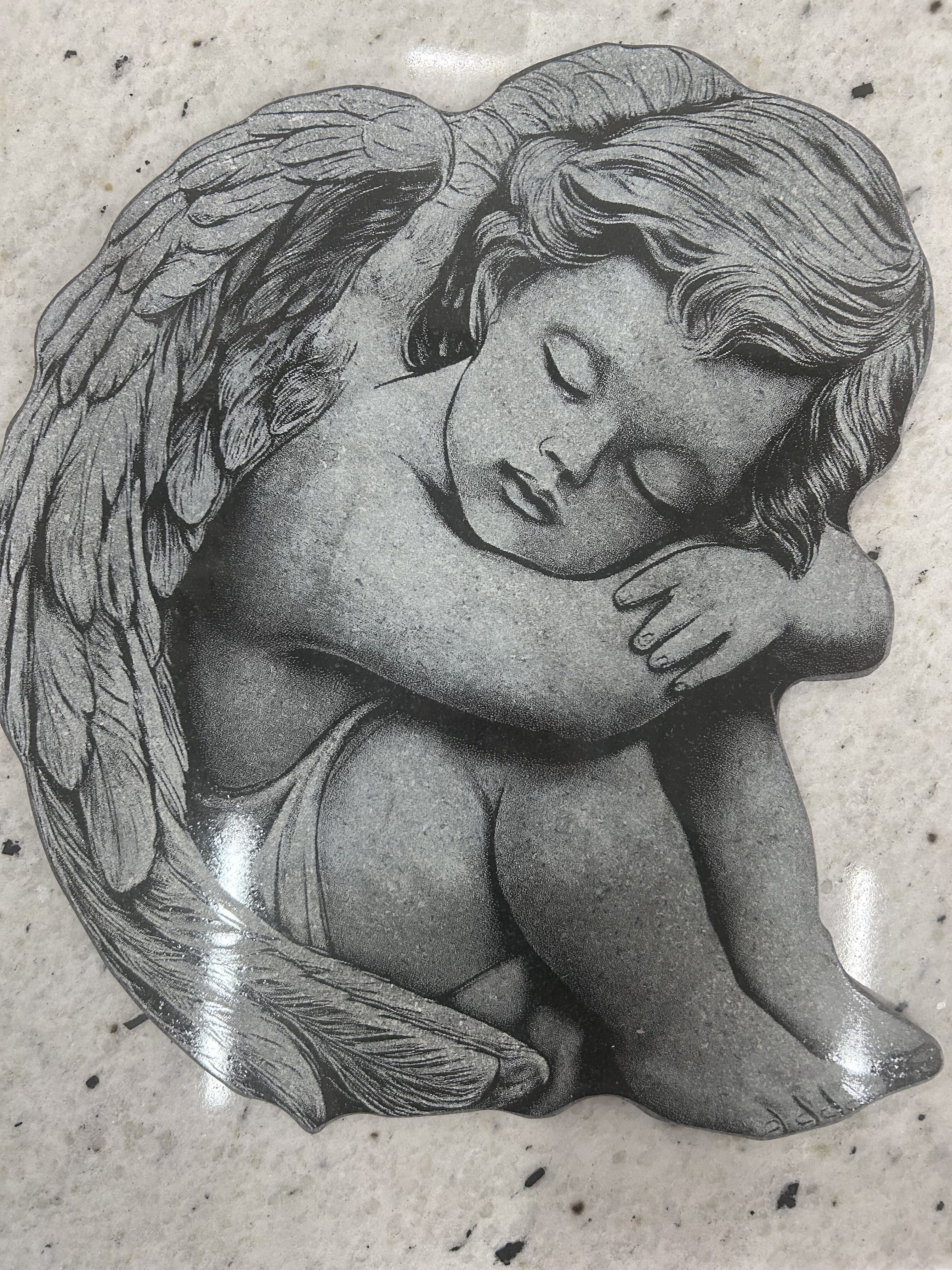 piękny aniołek na pomnik